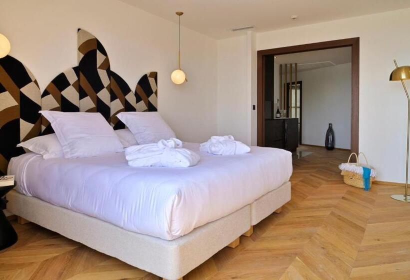 هتل Hôtel & Spa Rocabella