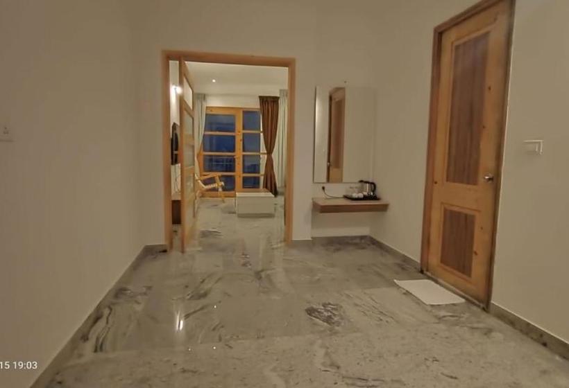 هتل Meridian Hill Top Yercaud