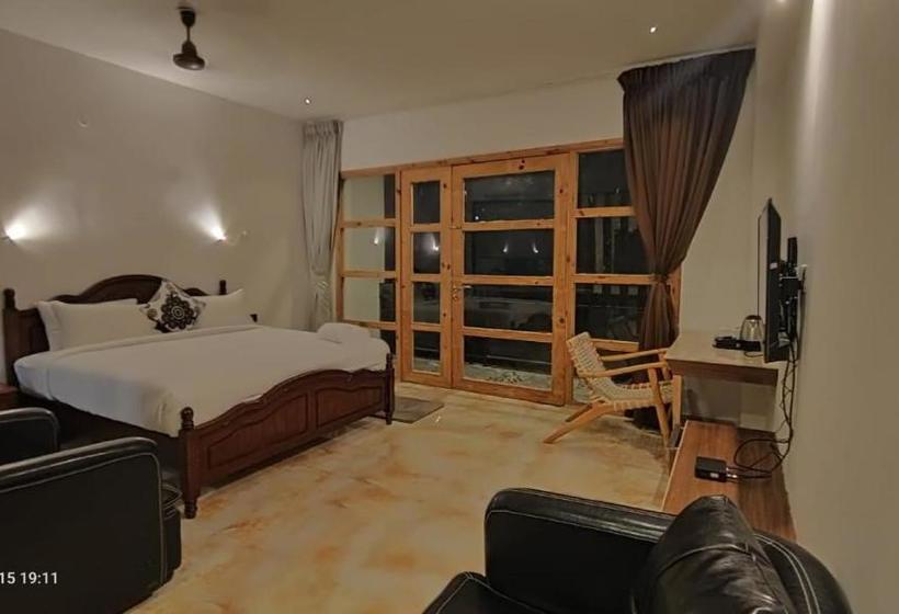 هتل Meridian Hill Top Yercaud