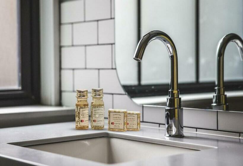 فندق Oyo 81323 Collection O Pooram