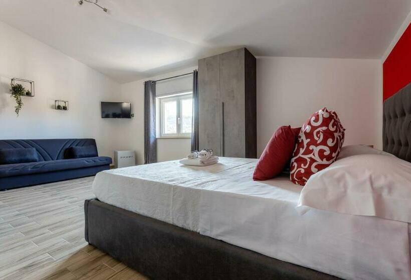 بنسيون Cadoni Guest House