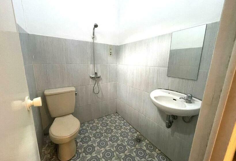 ペンション Ceria Guest House Semarang