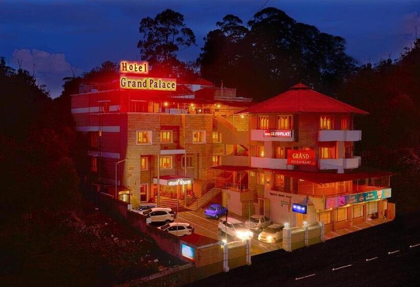 هاستل Grand Palace