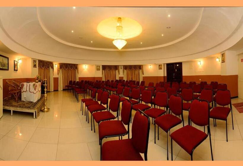 هاستل Grand Palace