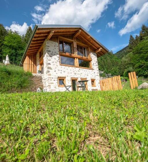 مبيت وإفطار Chalet Noèr