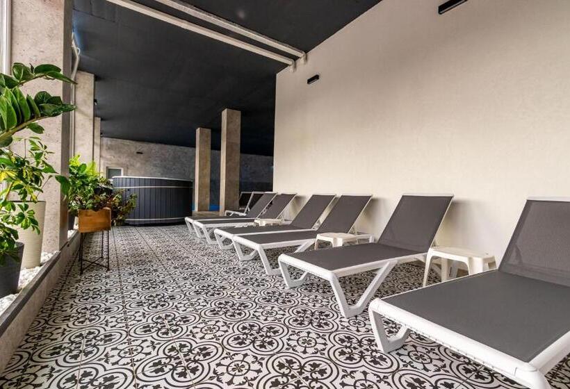 فندق Konopka Forest Home & Spa