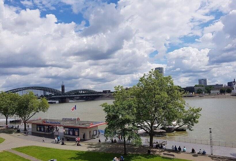 Altstadthotel Hayk Am Rhein