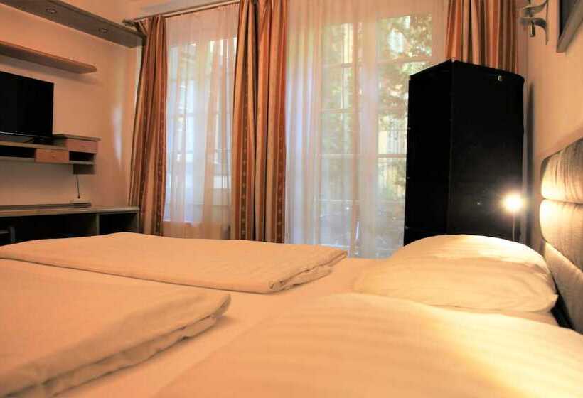 Altstadthotel Hayk Am Rhein