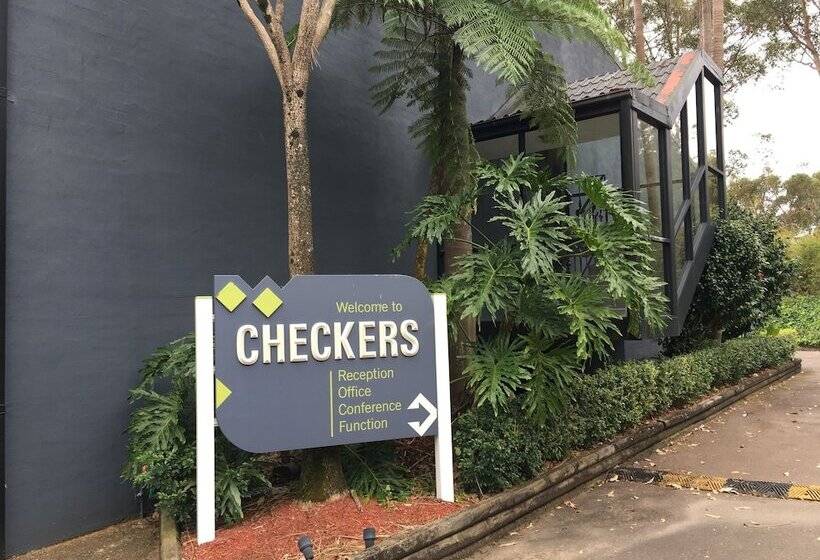 فندق Checkers Resort