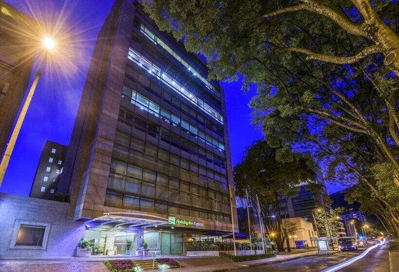 هتل Holiday Inn Express Bogotá   Parque La 93, An Ihg