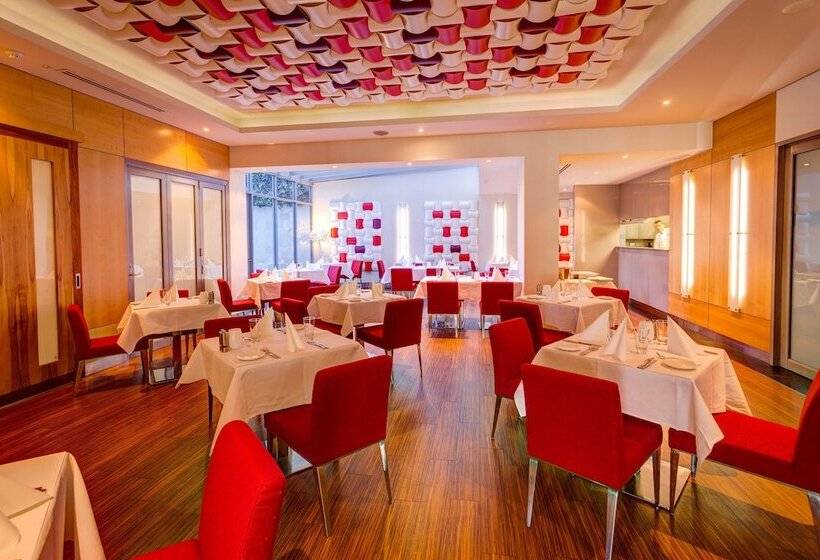 هتل Mantra Charles