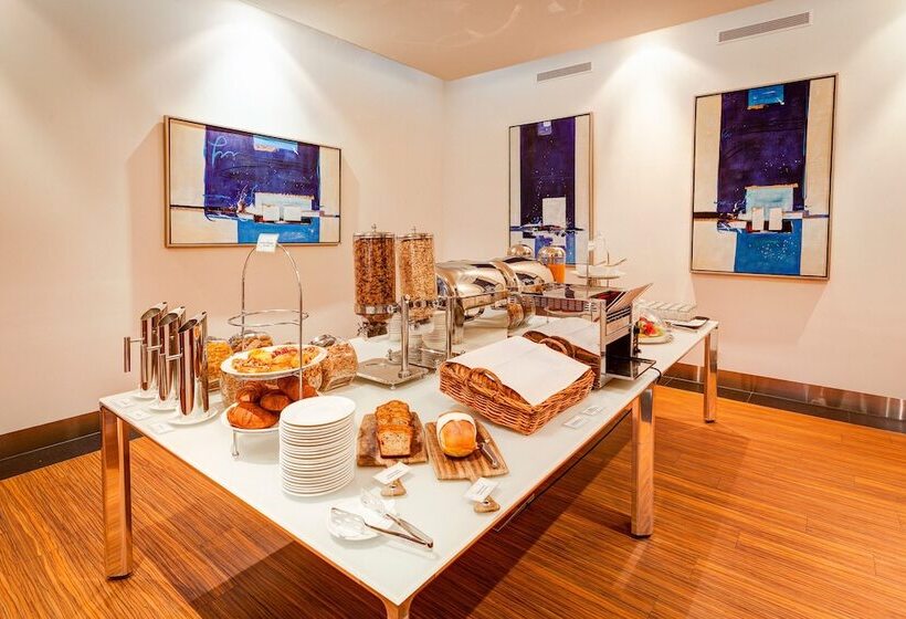 هتل Mantra Charles