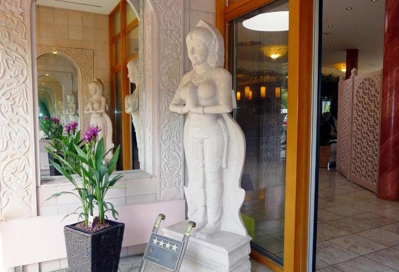 هتل Raj Mahal