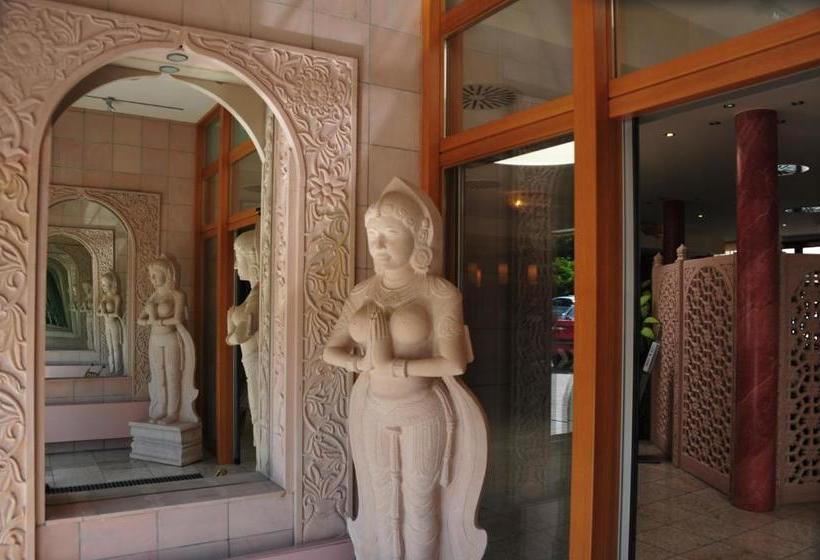 هتل Raj Mahal