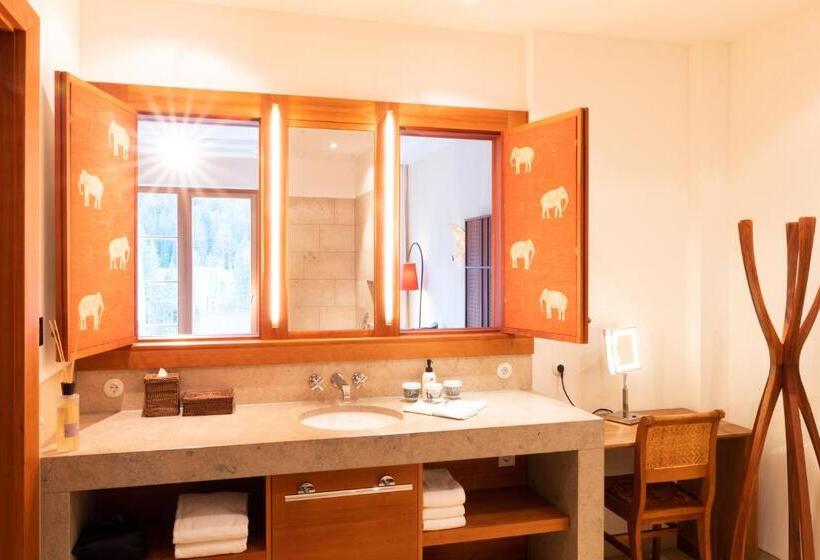 Отель Schloss Elmau Luxury Spa Retreat & Cultural Hideaway