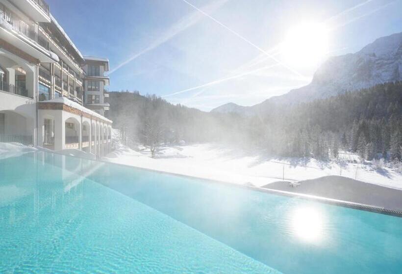 Отель Schloss Elmau Luxury Spa Retreat & Cultural Hideaway