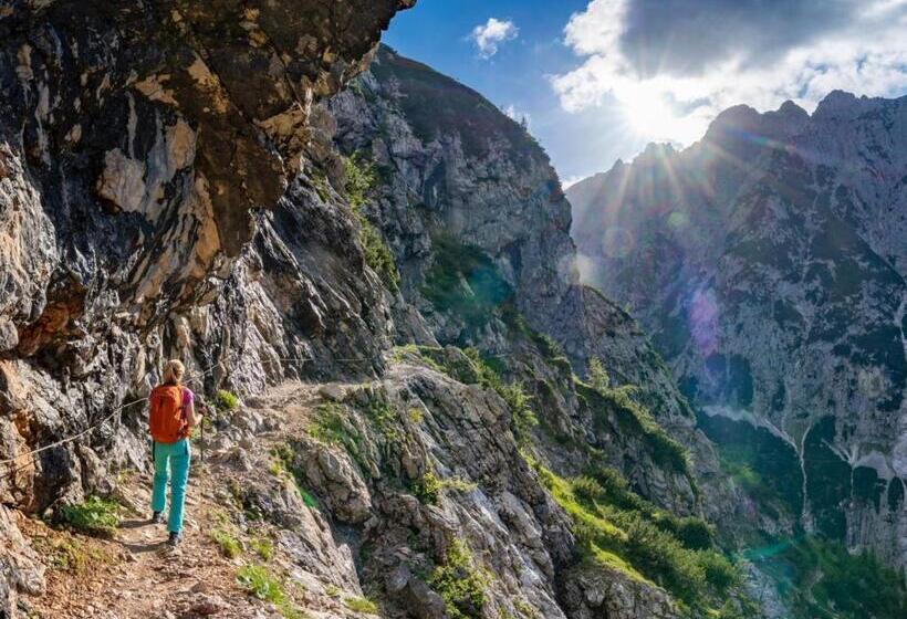 Отель Schloss Elmau Luxury Spa Retreat & Cultural Hideaway