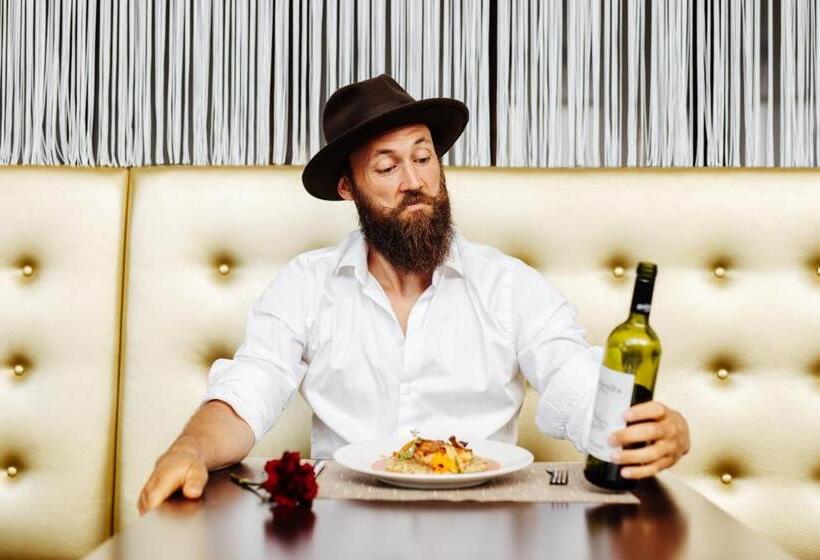 هتل Das Seepark Wörthersee Resort