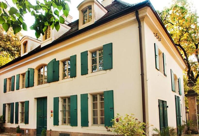 هتل Villa Sorgenfrei & Restaurant Atelier Sanssouci