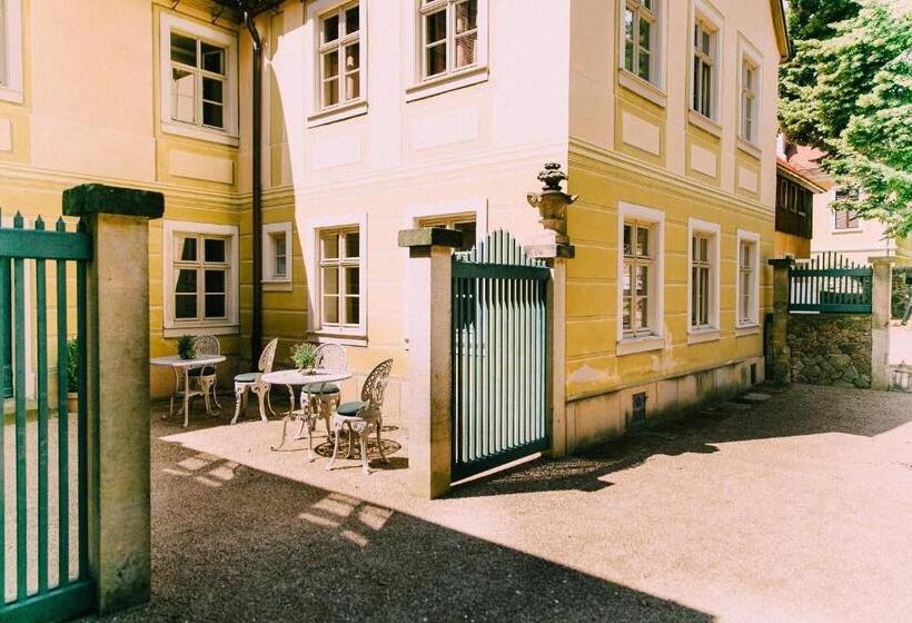 هتل Villa Sorgenfrei & Restaurant Atelier Sanssouci