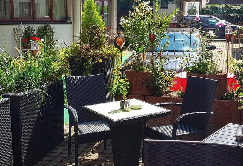 בית מלון כפרי Zum Lowen