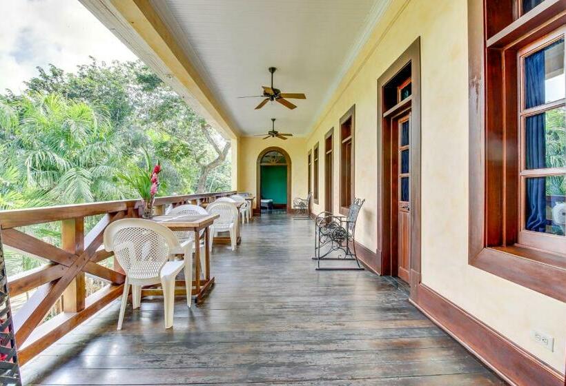 فندق Colonial Suite @ Mahogany Hall