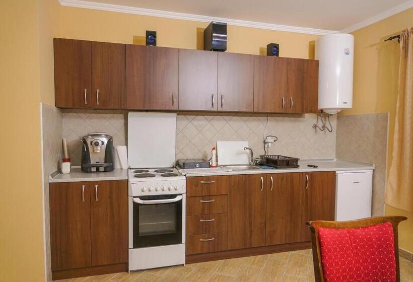 پانسیون Amfora