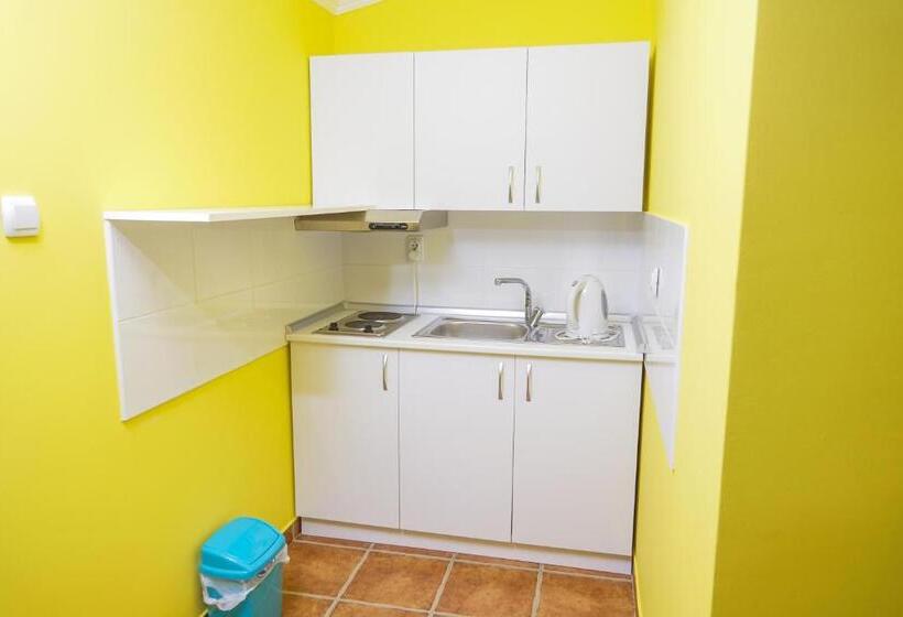 پانسیون Amfora