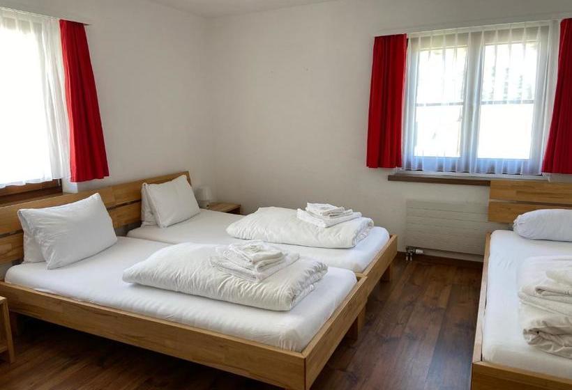 פנסיון Berggasthaus Piz Calmot