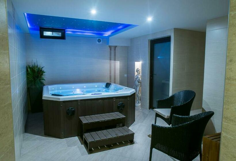 پانسیون Gorgeous Villa