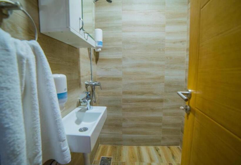 هاستل Užički Konak