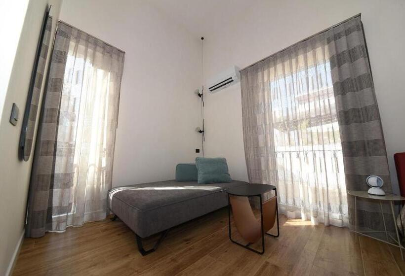 تختخواب و صبحانه My House Luxury Home