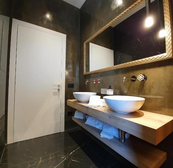 تختخواب و صبحانه My House Luxury Home