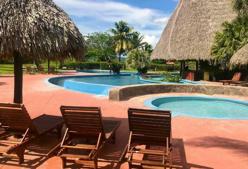 فندق Nandel Beach Resort