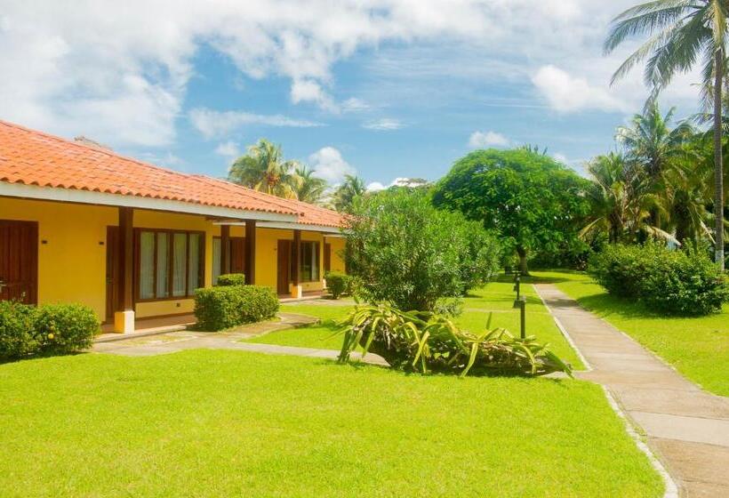 فندق Nandel Beach Resort