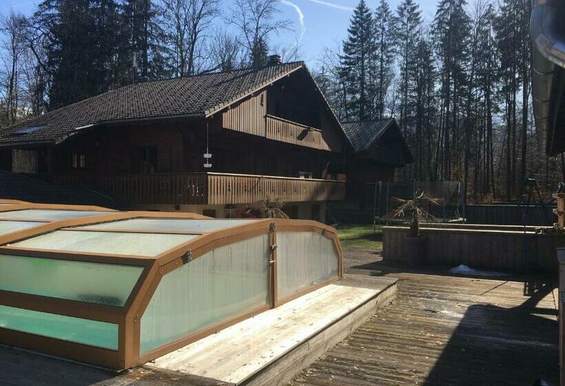 פנסיון Room In Guest Room   Les Gets Room For 4 People