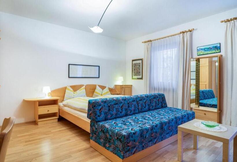 Apparthotel Feldhof   Living And Bistro