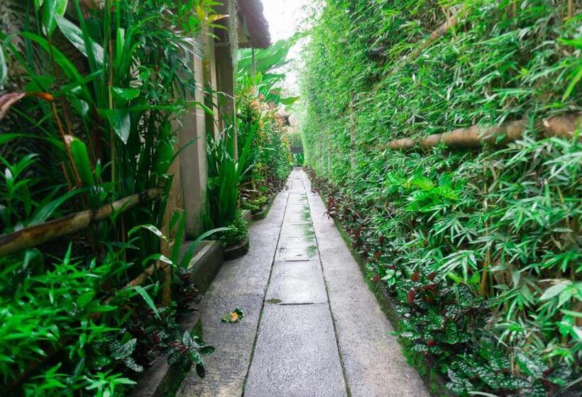 민박 Prayatna Villas