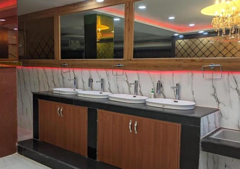 فندق Gokul Raj By Wb S