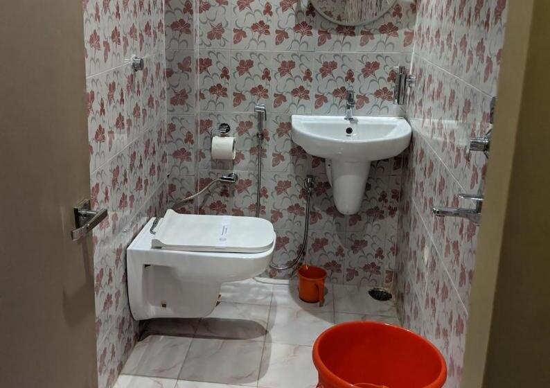 فندق Gokul Raj By Wb S