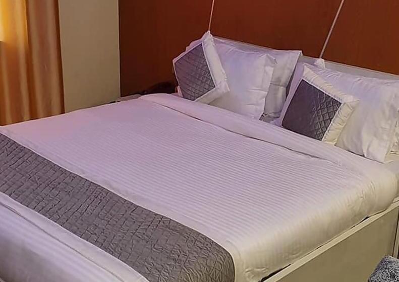 فندق Gokul Raj By Wb S