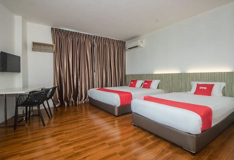 هتل Oyo 90102 7 Days Lodge