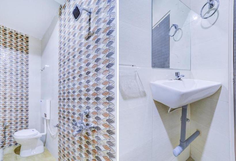 Oyo 74366 Hotel Rudra