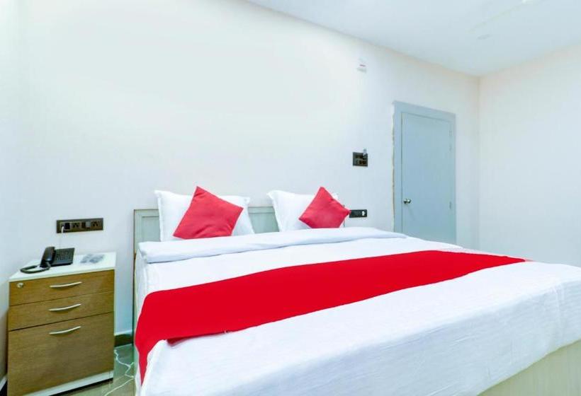 Oyo 74366 Hotel Rudra