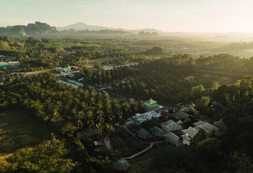 پانسیون Baan Phuvara Retreat   Romantic Jacuzzi Mountain View Villas