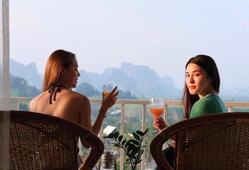 پانسیون Baan Phuvara Retreat   Romantic Jacuzzi Mountain View Villas