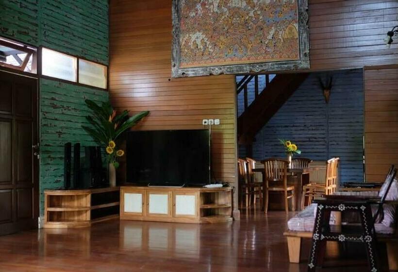 펜션 Villa Umah Ulin
