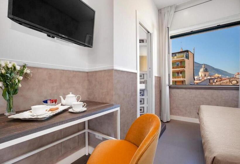 تختخواب و صبحانه La Cassarmonica Guest House