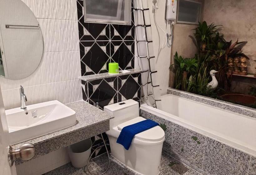 هتل Fancy Carp Resort Hua Hin