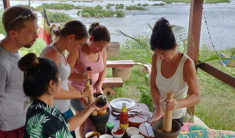 הוסטל Don Som Riverside Guesthouse